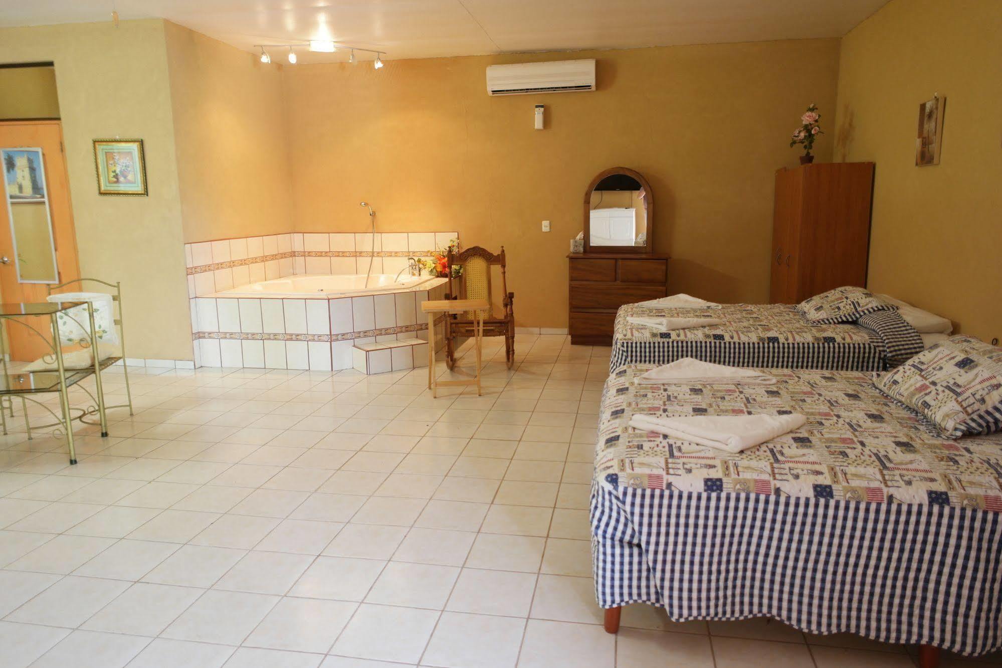 Hotel La Arena Liberia Exteriör bild